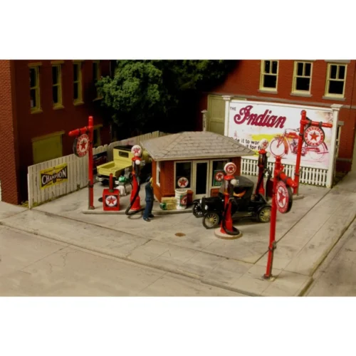 Monroe Models 2218 - J. Burke Filling Station - HO Scale Kit