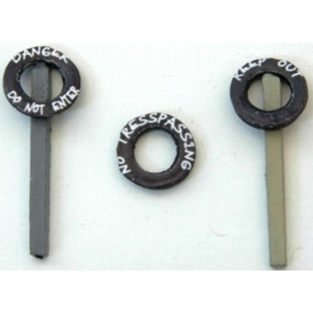 JL Innovative 535 - Custom Tires On Posts/Warning Signs (3) - HO Scale 3 JL Innovative 535 - Custom Tires On Posts/Warning Signs (3) - HO Scale