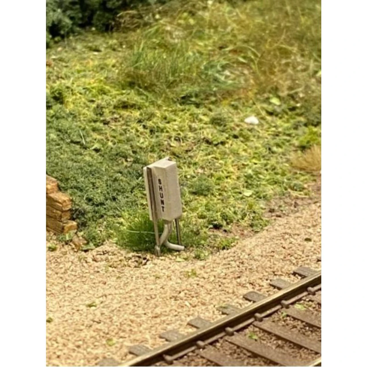 MACRail 200 - Trackside Shunt Box - 4 Pack Grey - HO Scale Kit 3 MACRail 200 - Trackside Shunt Box - 4 Pack Grey - HO Scale Kit