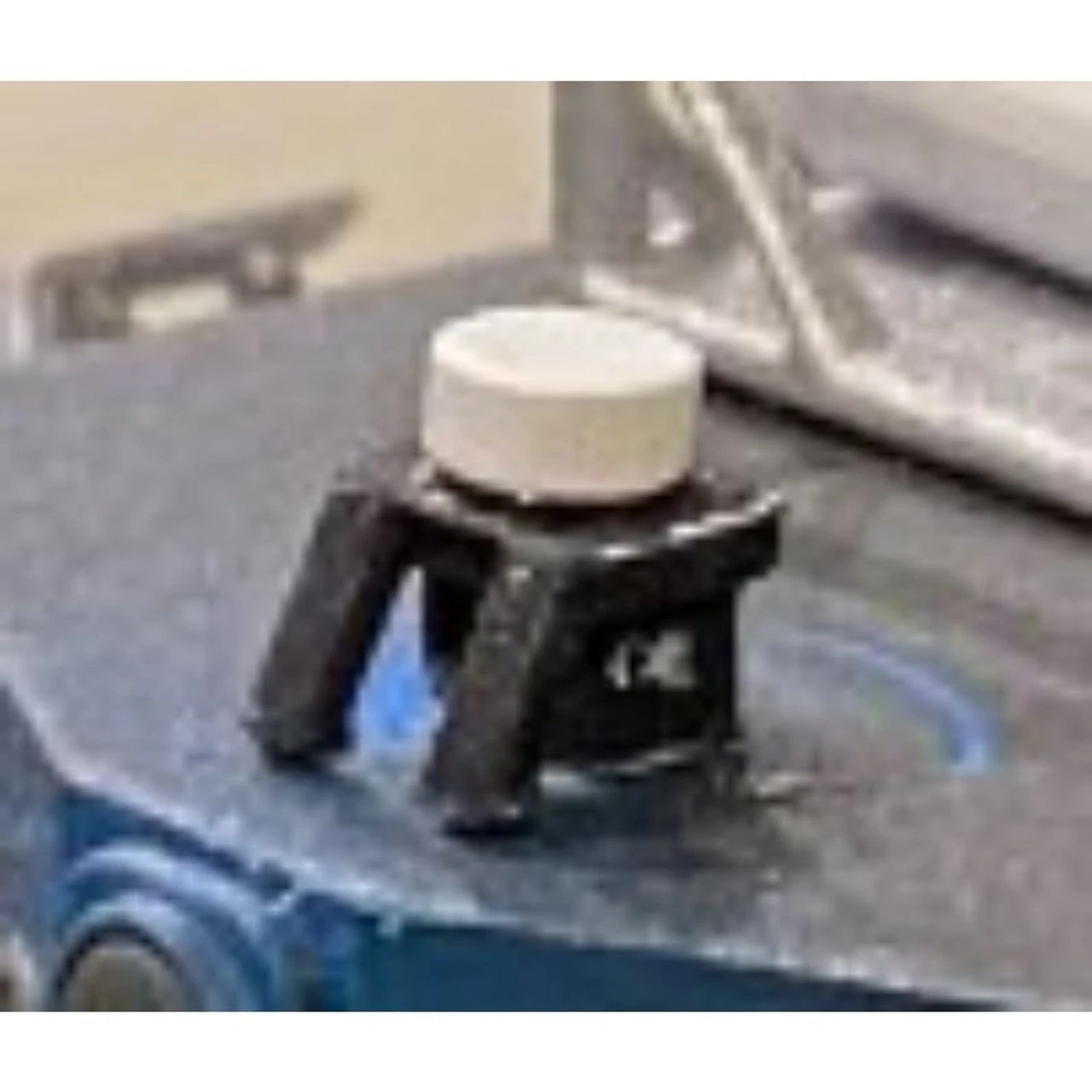 MACRail 854 - Mini Puck GPS & Stand - 4 Pack - HO Scale 3 MACRail 854 - Mini Puck GPS & Stand - 4 Pack - HO Scale