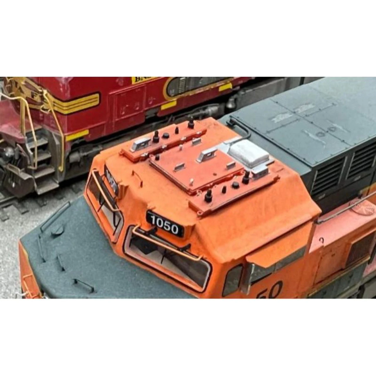 MACRail 863 - PTC Antenna Array "Center Sinclair" Type (2 Pack) - HO Scale 3 MACRail 863 - PTC Antenna Array "Center Sinclair" Type (2 Pack) - HO Scale