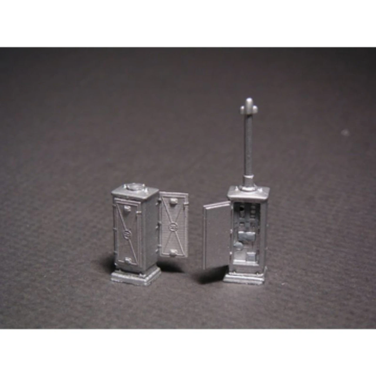 Showcase Miniatures 2189 - GRS Type Double Door Stacked Relay Cabinet - HO Scale Kit 3 Showcase Miniatures 2189 - GRS Type Double Door Stacked Relay Cabinet - HO Scale Kit