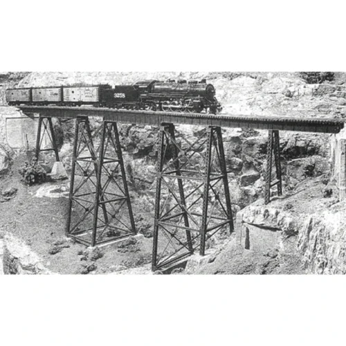 Micro Engineering 75-517 - Tall Steel Viaduct Kit - 210-' Long, Includes Track - HOn3